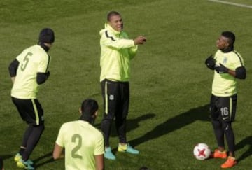 Los jugadores de Atlético Nacional asisten al entrenamiento del equipo en Osaka. En la semifinal del Mundial de Clubes se verá con el Kashima Antlers en Suita, Japón.