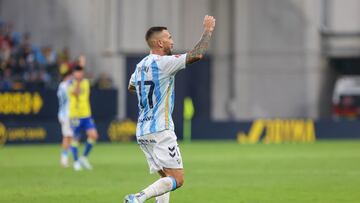 Dioni festeja su gol en Cádiz.