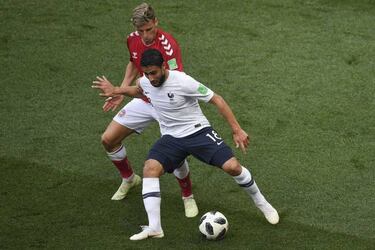 Nabil Fekir will consider offers, admits Lyon boss Génésio