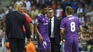 Casemiro comes off injured against Espanyol