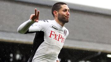 El ex seleccionado estadounidense vistió las camisetas del Fulham y Tottenham, en donde marcó un total de 72 tantos.