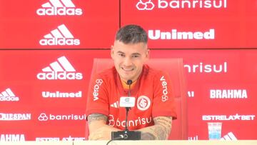 “Me hiciste tres o cuatro preguntas”: incómodo momento de Aránguiz en Brasil