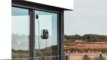 El robot limpiacristales y azulejos de Cecotec que llega a todos los bordes y esquinas