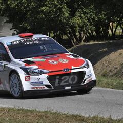Podio de Dani Sordo con el coche 'pequeño' en Piamonte