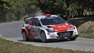 Podio de Dani Sordo con el coche 'pequeño' en Piamonte