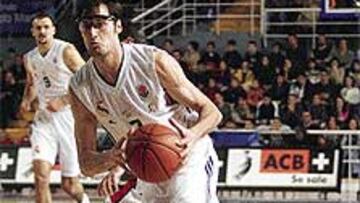 <B>EN SU SALSA.</B> Lucio se mueve como pez en el agua en este Madrid.