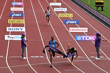 Locura en la maratón: campeón del mundo tras 42,195 km por... ¡¡¡tres centésimas!!!