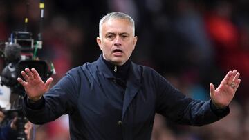 La FA abre investigaci車n a Mourinho por sus comentarios
