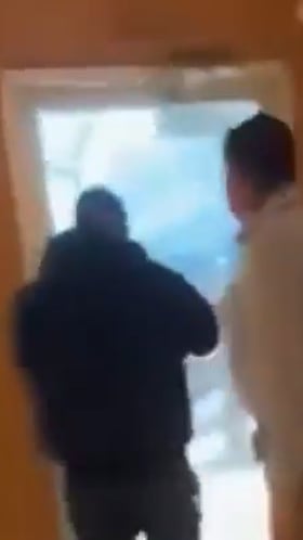 El vídeo que levanta polémica internacional: el ICE intenta entrar al consulado de Ecuador en Minneapolis