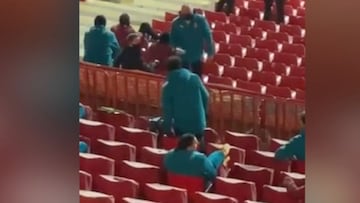 Esto es deleznable y la UEFA debe actuar: un fan se vuelve loco y llama de todo a Ibra