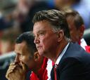 Van Gaal pide paciencia tras la humillación de la Capital One