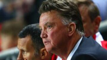 Van Gaal pide paciencia tras la humillación de la Capital One