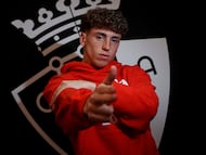 Víctor Muñoz posa para AS en El Sadar.