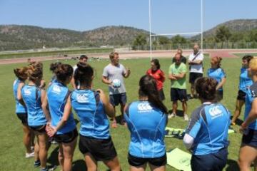 12/06/13 Jonny Wilkinson dando una clase magitral a la seleccion espa?ola de Rugby a 7 femenino en Mallorca.