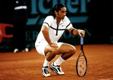 Marcelo Ríos, que estuvo seis semanas en 1998, es el único número uno que nunca ha ganado un título de Grand Slam. Sólo alcanzó la final en Australia, en 1998. También fue el líder de menor estatura (1,75). Una lesión de espalda le obligó a retirarse en 2004 con 28 años, tras una carrera plaga de controversia.