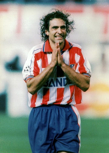 Jugó con el Atlético de Madrid la temporada 1996-97. 