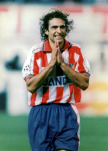 Ele jogou com o Atlico D Madrid durante a temporada 1996-97. 