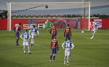 1-1. Mikel Oyarzabal marc¨® de penalti el primer gol.