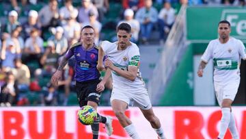 ELCHE, SPAIN - MARCH 11: Fidel Chaves of Elche CF runs with the ball during the LaLiga Santander match between Elche CF and Real Valladolid CF at Estadio Manuel Martinez Valero on March 11, 2023 in Elche, Spain. (Photo by Francisco Macia/Quality Sport Images/Getty Images)