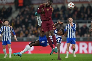 El Olmpico de Roma presenci uno de los mejores goles de la carrera del delantero espa?ol del Oporto. Samu abri el marcador del encuentro gracias a una increble chilena. A pesar de ello el conjunto portugus perdi ante la Roma.