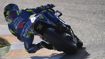 Joan Mir rodando con la GSX-RR de 2020 en los test de Valencia.