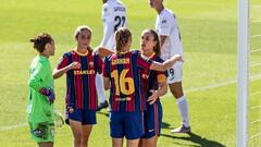 Jugadoras del Bar&ccedil;a celebran un gol ante el Sporting de Huelva. 
 