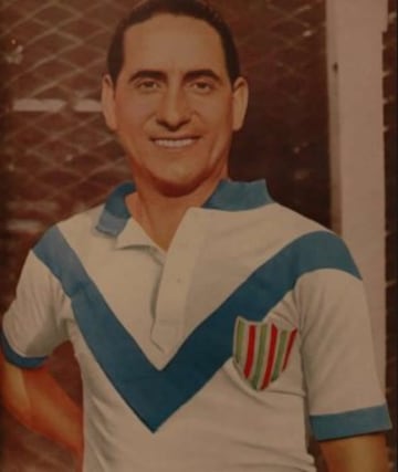 Raúl Toro 1937: El legendario delantero chileno anotó siete tantos en el Sudamericano de 1937, con lo que fue el máximo anotador. En ese certamen Chile derrotó por primera vez en su historia a Uruguay por 3-0, con dos tantos de Toro; fue el único triunfo de la Roja en el certamen.