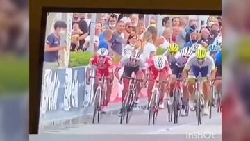 La caída de Daniel Muñoz provocada por Ryabushenko