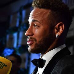 Neymar: "Me quedo en París"