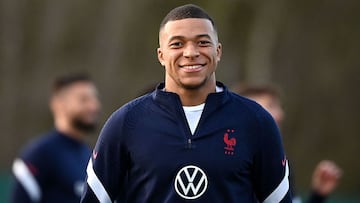 Barcelona: Xavi to challenge Real Madrid for Mbappe deal