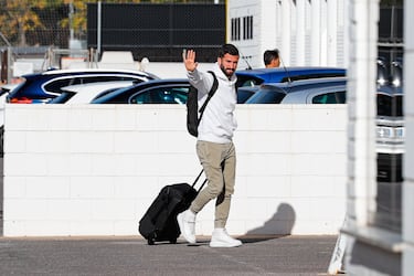 La prensa de Valencia carga contra Luis Enrique por Gay¨¤: ¡°Le deja en la estacada¡±