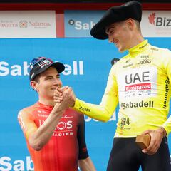 Juan Ayuso: “Fue muy especial ganar al lado de Carlos”