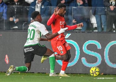 Aprobados y suspensos del Racing en Burgos: noveno gol de Villalibre