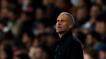 Soccer Football - UEFA Champions League - Paris St Germain v Bayern Munich - Parc des Princes, Paris, France - November 4, 2025 Paris St Germain coach Luis Enrique looks on REUTERS/Gonzalo Fuentes