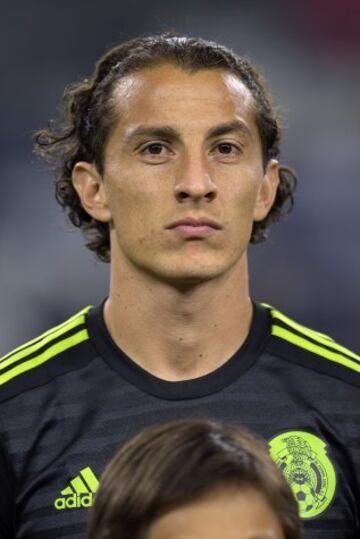 Andrés Guardado, medio por izquierda