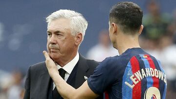 Lewandowski y Ancelotti, tras la Supercopa de España.