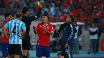 Arbitro de la histórica final de 2015 dirigirá el Argentina-Chile