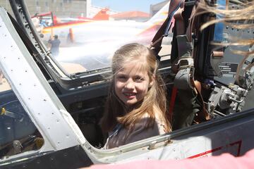 La Princesa Leonor durante conmemoración del aniversario de la graduación de la promoción con la que cursó don Felipe sus  estudios en los años 1987 y 1988, el 02 de mayo de 2014, en Mallorca (España). 