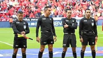 Referee Cesar Arturo Ramos during the Quarter final second leg match between Toluca And America as part of the Liga BBVA MX, Torneo Apertura 2024 at Nemesio Diez Stadium on November 30, 2024 in Toluca, Estado de Mexico, Mexico.