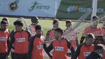 Cinco jugadores irán a Sabadell amenazados de suspensión