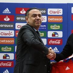 Estuvo 2 años en la Roja y ahora asume en un grande de Europa