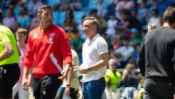 El técnico portugués Carlos Carvalhal, entrenador del Celta, durante el partido disputado en Balaídos por su equipo contra el Valencia.