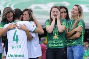 Emotivo homenaje a las víctimas del accidente aéreo de Chapecoense 