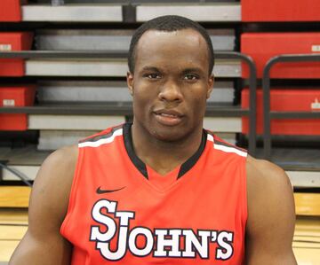 El jugador nigeriano que participó en el básquetbol colegial de Estados Unidps, tiene un nombre poco común, pues su nombre en inglés significa 'Regalo de Dios'.