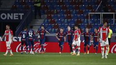 VALENCIA, SPAIN - NOVEMBER 08: Jose Luis Morales of Levante celebrates with teammates after scoring his team&#039;s first goal during the La Liga Santander match between Levante UD and Deportivo Alaves at Ciutat de Valencia Stadium on November 08, 2020 in