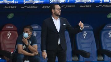 Bordalás cuenta cada vez con menos futbolistas