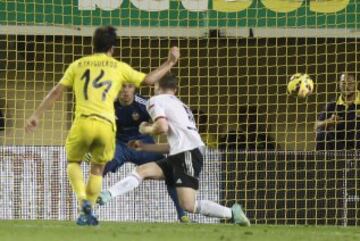 Trigueros marca el 1-3.