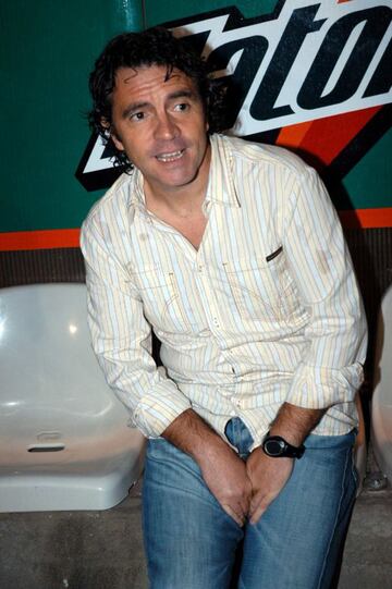 Juan Manuel Lillo: Luego de una extensa carrera por España, dirigió a Dorados de Sinaloa en 2005, algo que se recuerda por haber tenido en el campo a Pep Guardiola. Tras dejar México, Lillo fichó por el banquillo de la Real Sociedad.