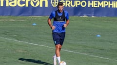 La primera equipación del Cádiz ve la luz