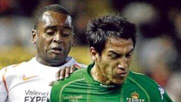 <b>ADAPTADO. </b>Monzón asegura no haber pasado dificultades para acostumbrarse al fútbol español y menos para hacerse con Sevilla.